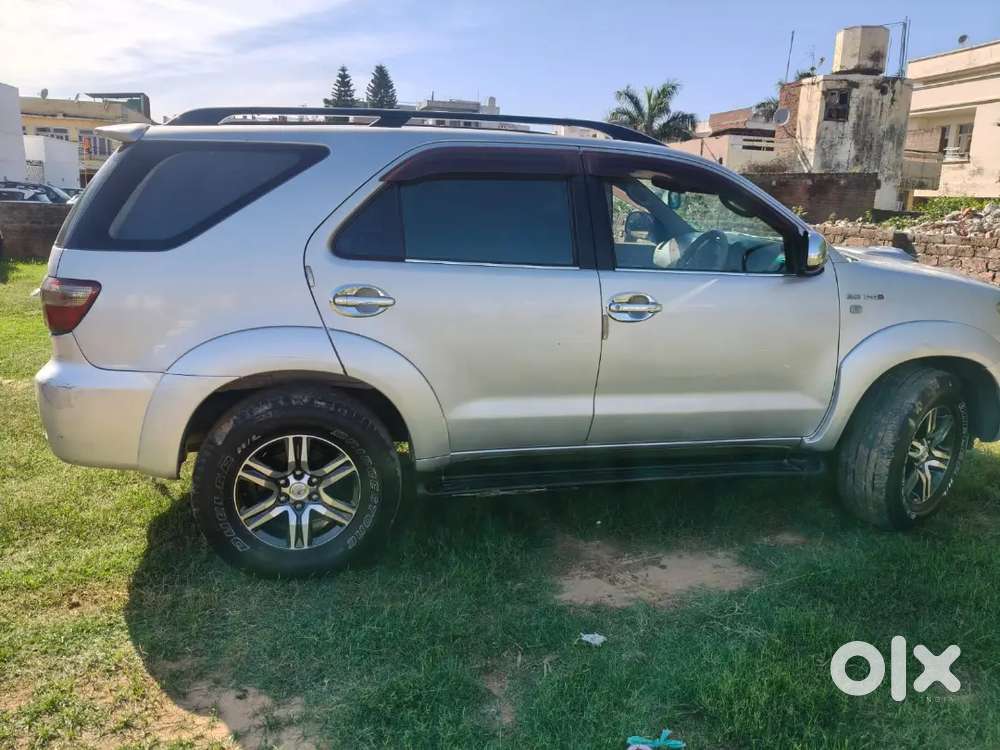 Toyota Fortuner 4×4 With Alloys 2012 Diesel Good Condition