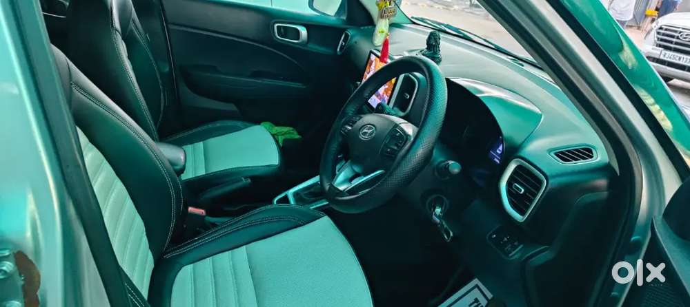 Hyundai Venue 2019 Petrol 69000 Km Driven Automatic