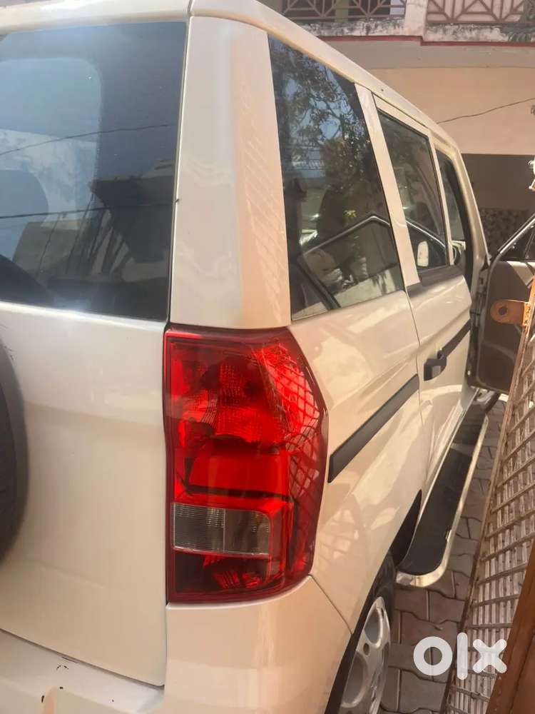 न्यू बोलोरो , 3 साल 10 महीना, कोई लोन बाकी नहीं, गुड कंडीशन।