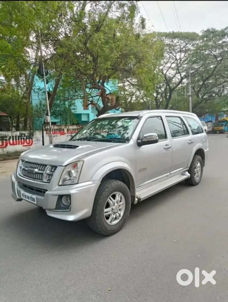 Isuzu Mu7 2015