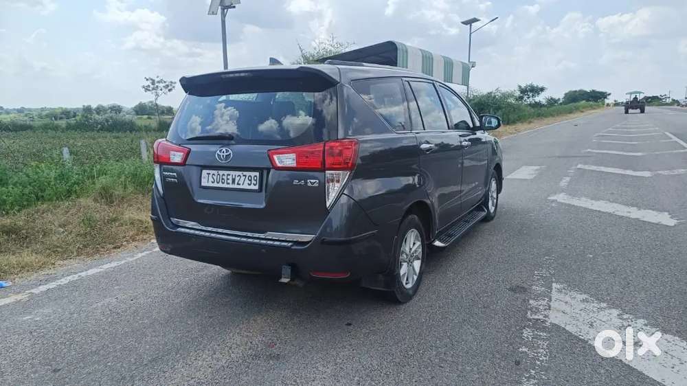 Toyota Innova Crysta 2.4 V 2018