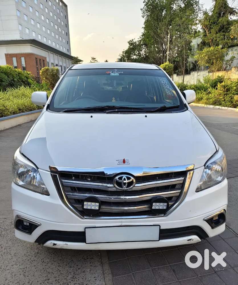 Toyota Innova 2011 Diesel 200000 Km Driven
