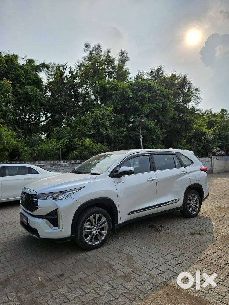 Toyota Innova Hycross 2.0 Zx Hybrid 7 Str, 2024, Petrol
