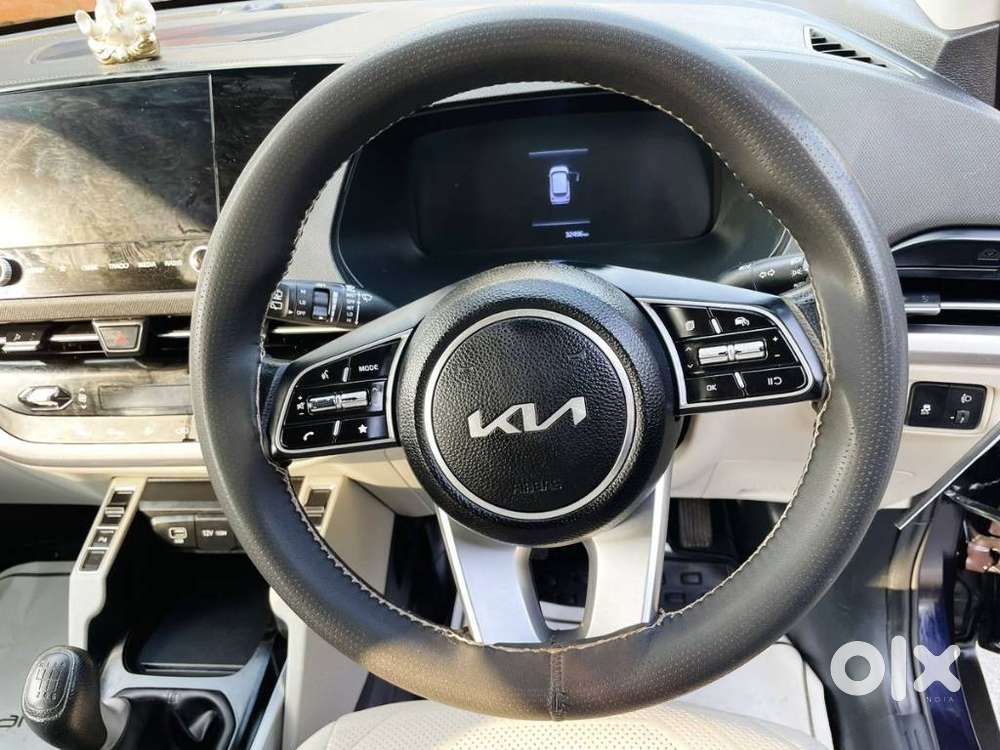 Kia Carens 1.5 Premium 7 Str, 2023, Petrol