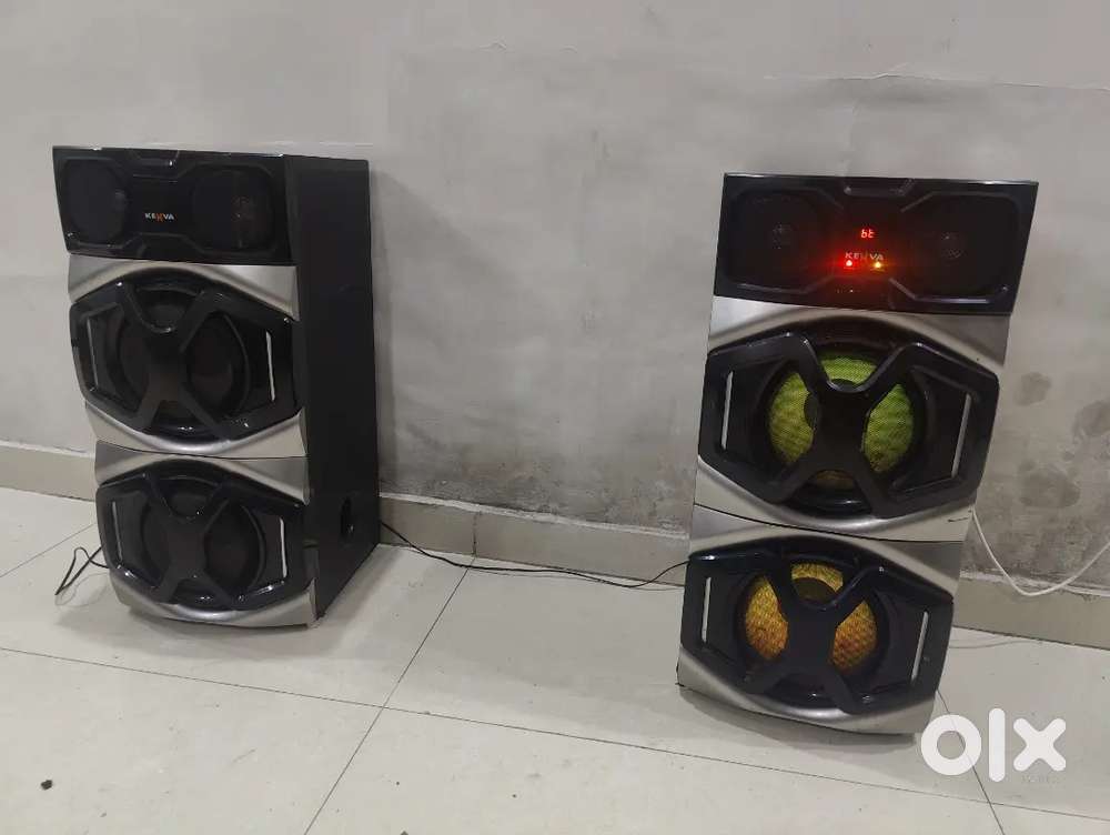 Kanva dual four woofer Tower speakar.