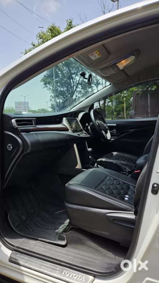 Toyota Innova Crysta [2020-ongoing] 2.4 Vx 8 Str, 2023, Diesel