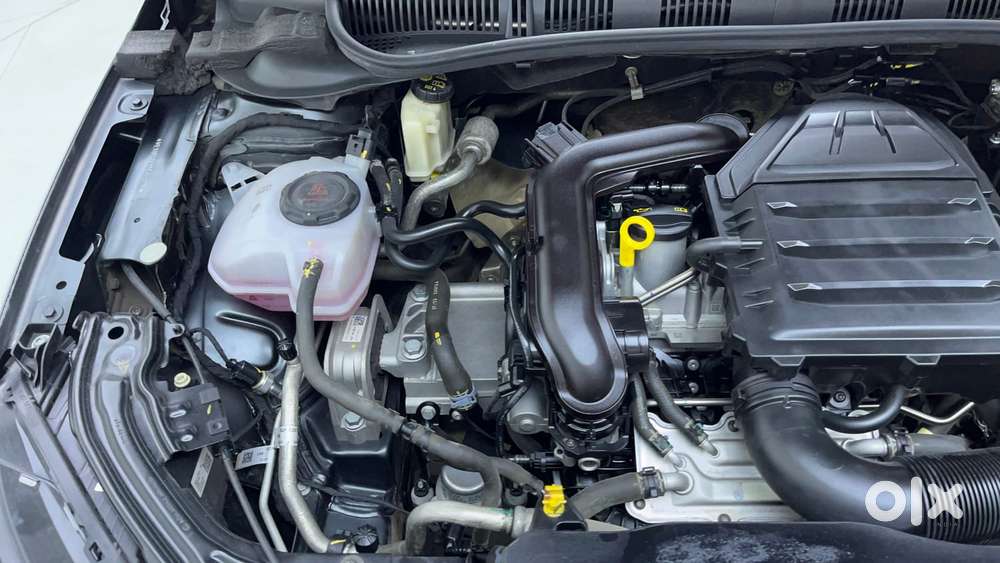 Skoda Slavia Style 1.0l Tsi At, 2023, Petrol
