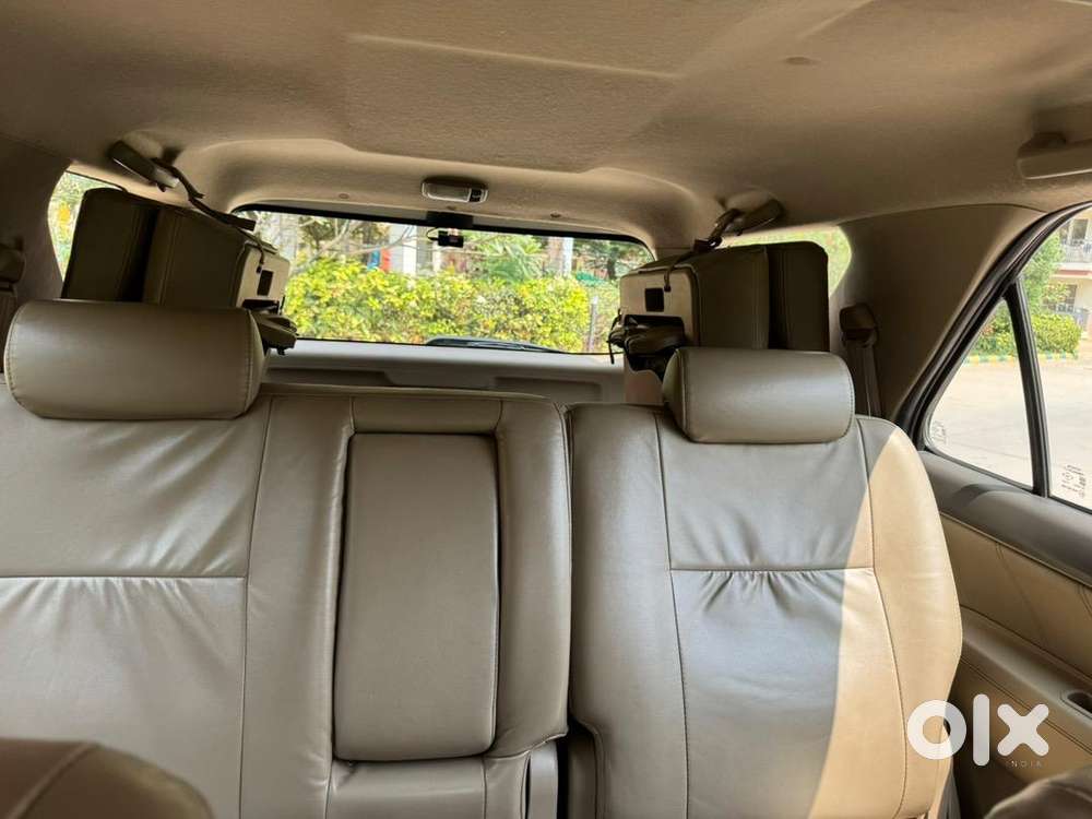 Toyota Fortuner Pearl White At Diesel Excellent Maintenance