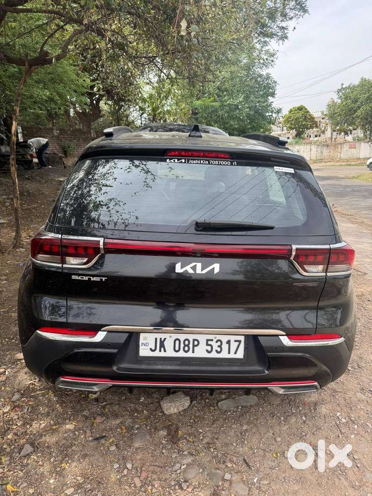 Kia-sonet D1.5 6at Gtx Plus, 5 Seater, Aurora Black Pearl Colour