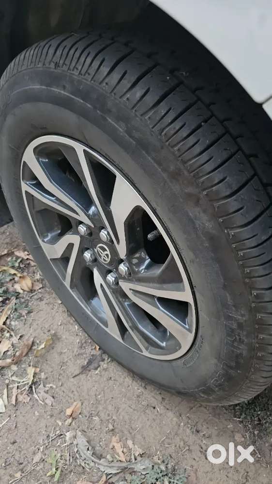 Toyota Innova Crysta 2024