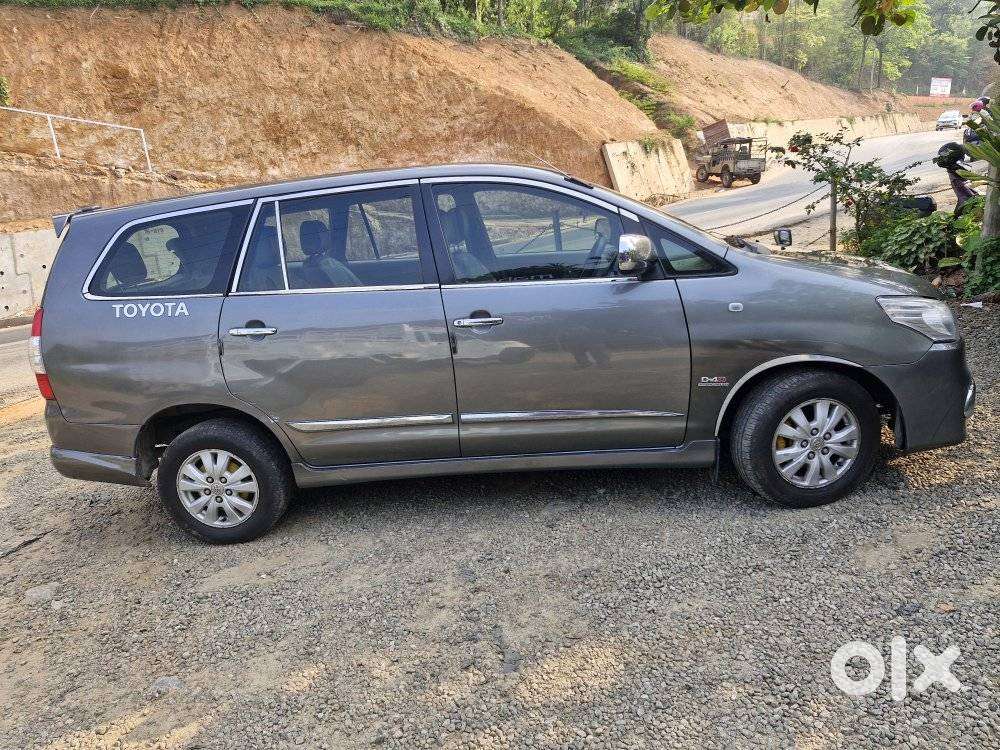 Toyota Innova 2.5 V 7 Str, 2011, Diesel