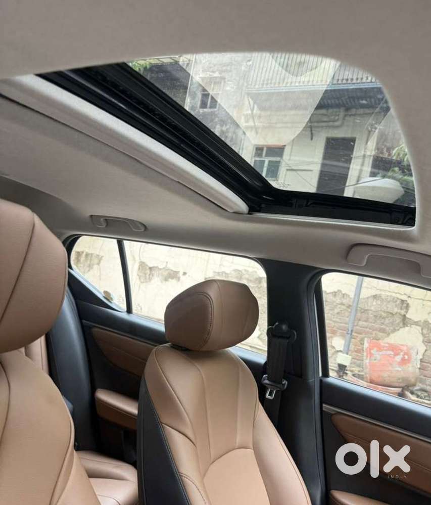 For Sale - 2025  Honda Elevate  Zx Cvt  Top Model  6500 Km