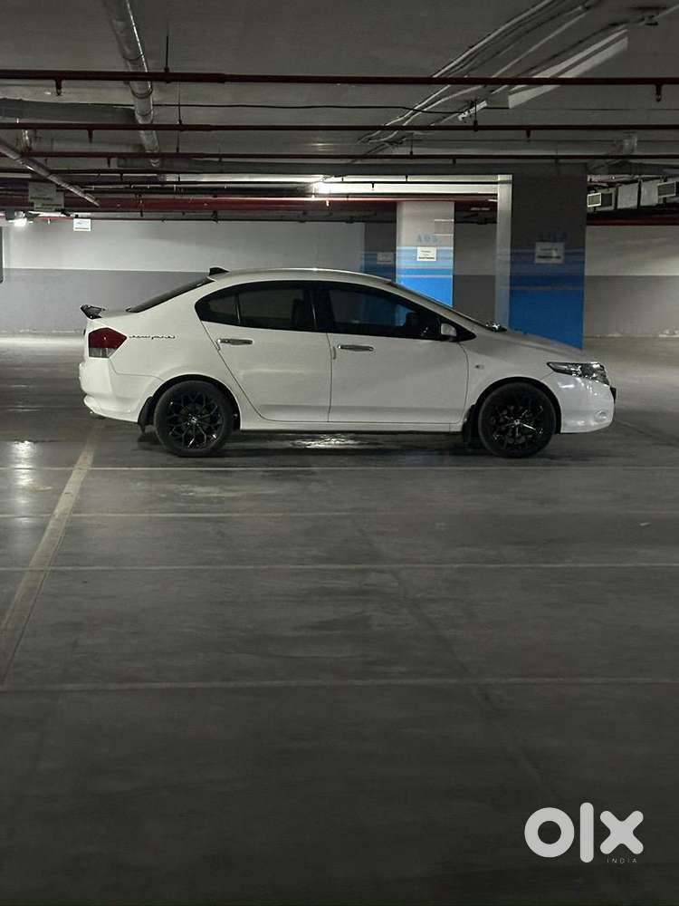 Honda City 2011 Petrol 102000 Km Driven, With Full Showroom Track.