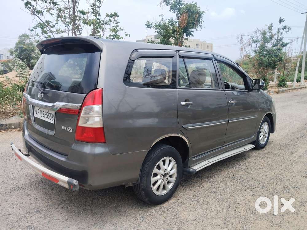 Toyota Innova 2.5 V 8 Str, 2013, Diesel