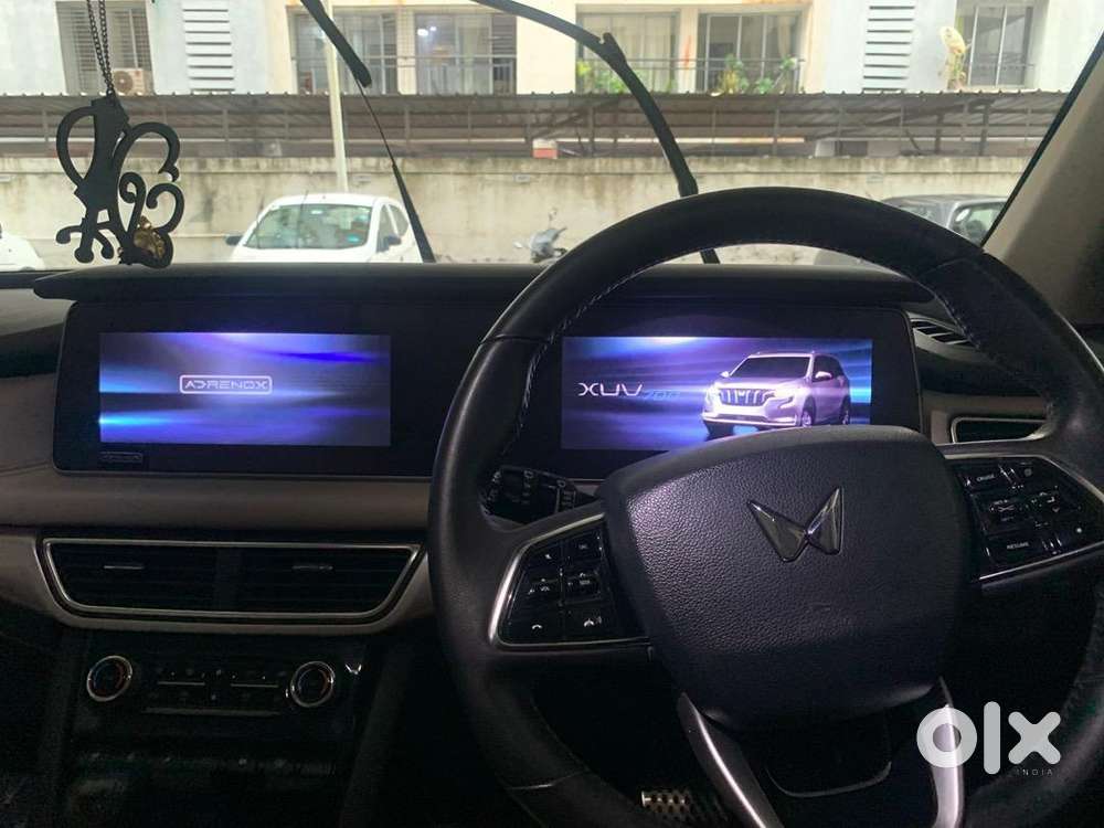 Mahindra Xuv700 Petrol Well Maintained