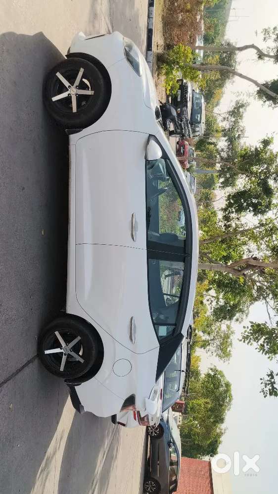 Hyundai Aura 2024 Petrol + Cng Top Model 70000 Km Driven