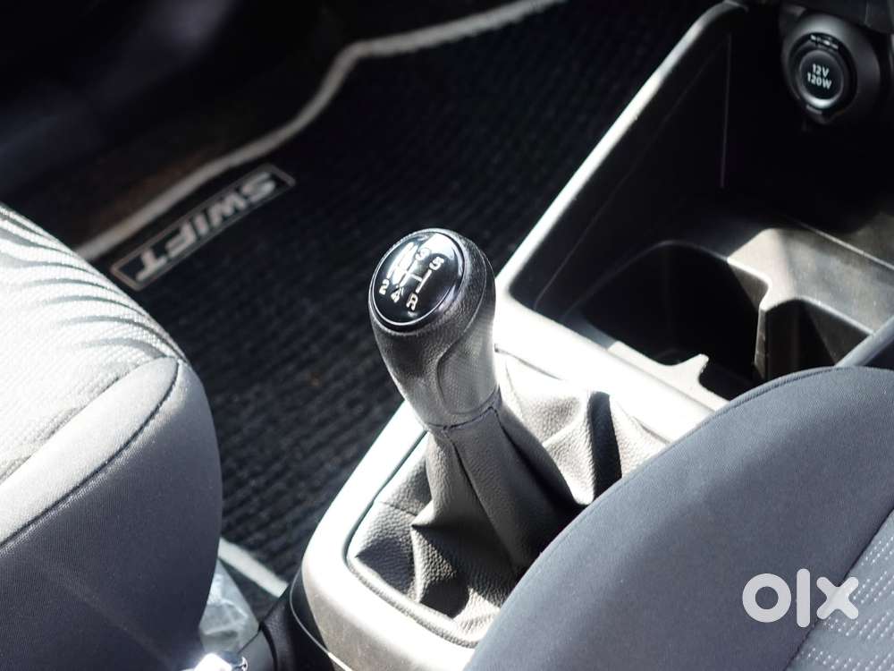 Maruti Suzuki Swift Vxi + Manual, 2022, Petrol