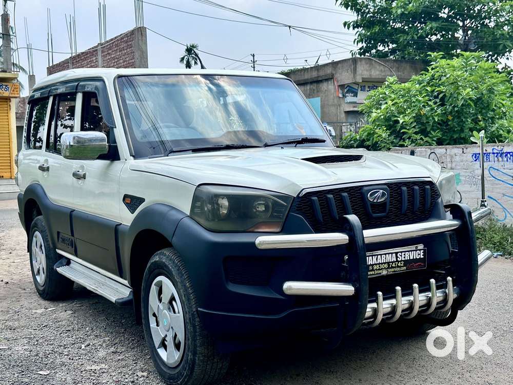 Mahindra Scorpio S4 Plus 9s, 2015