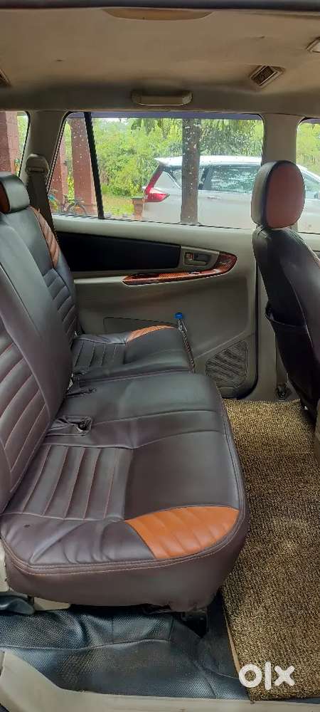 Toyota Innova 2011