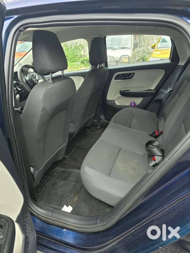 Tata Altroz 1.2 Xta Petrol Dct, 2022, Petrol