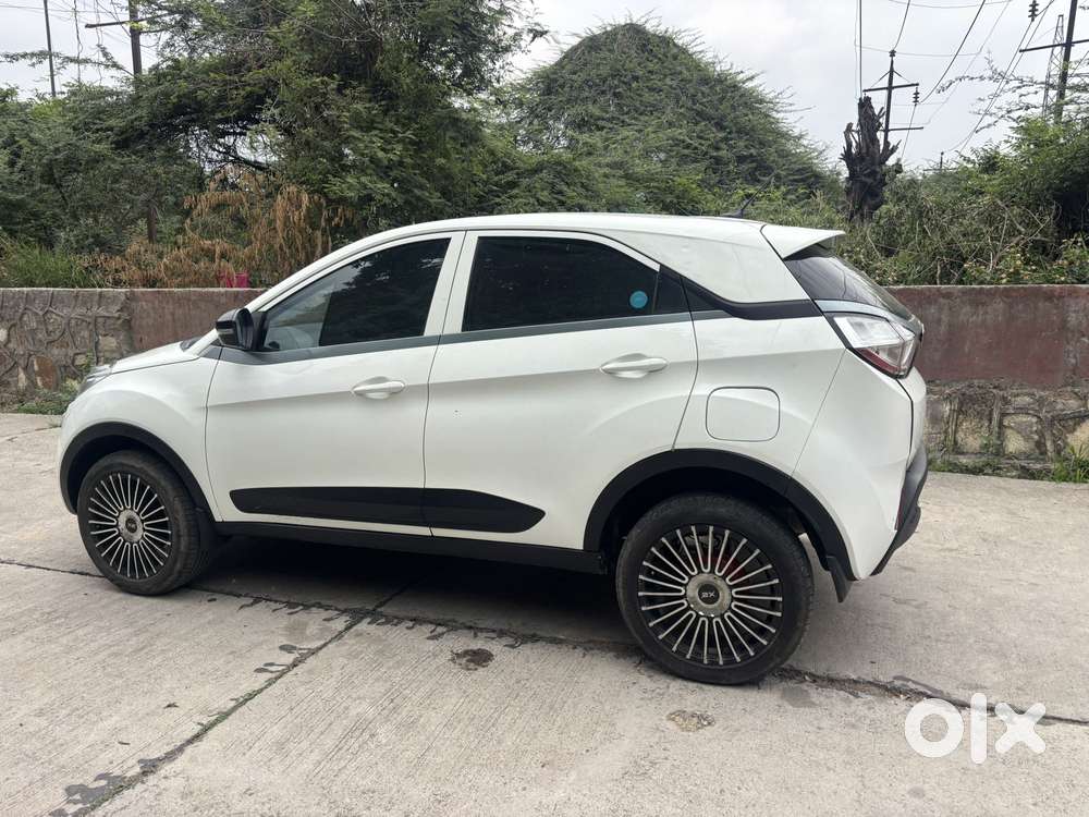 Tata Nexon 1.5 Revotorq Xm (s), 2017, Diesel