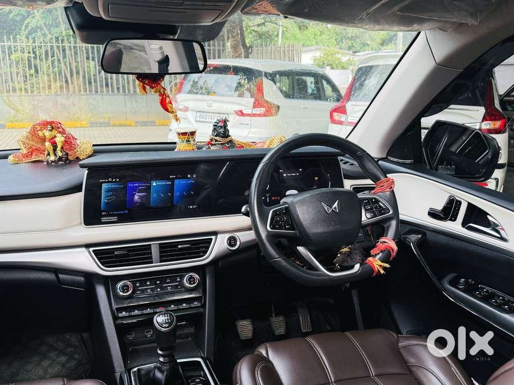 Mahindra Xuv700 2.2 Ax 7 Diesel Mt Luxury Pack Str, 2024, Diesel