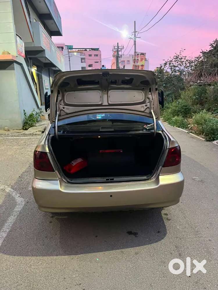 Toyota Corolla H3 2005 Km Driven