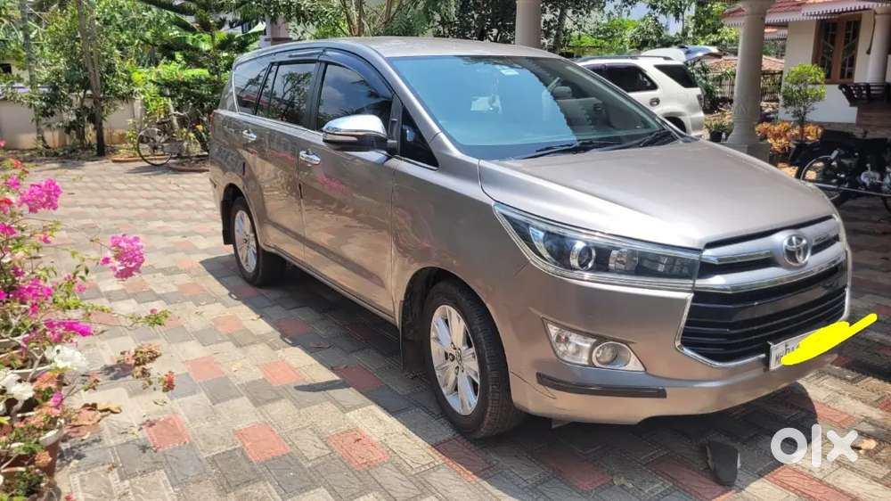 Toyota Innova Crysta 2016 Variant