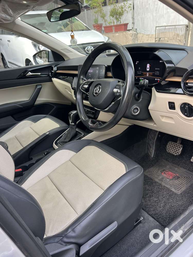 Skoda Slavia 1.0 Tsi Style At, 2022, Petrol