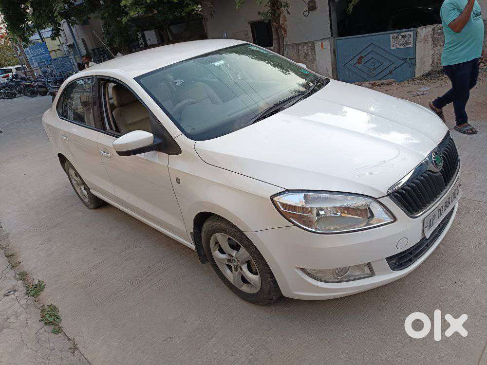 Skoda Rapid Elegance 1.6 Tdi Cr Manual, 2012, Diesel