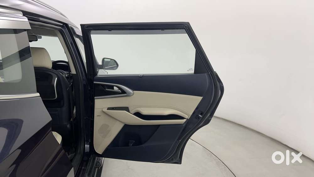 Kia Carens 1.4 Luxury Plus 6 Str, 2022, Petrol