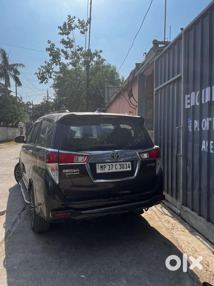 Toyota Innova Crysta 2016