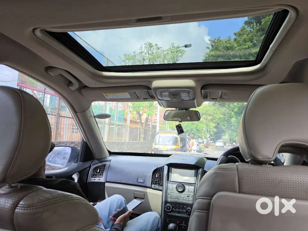 Mahindra Xuv500 W10 2015