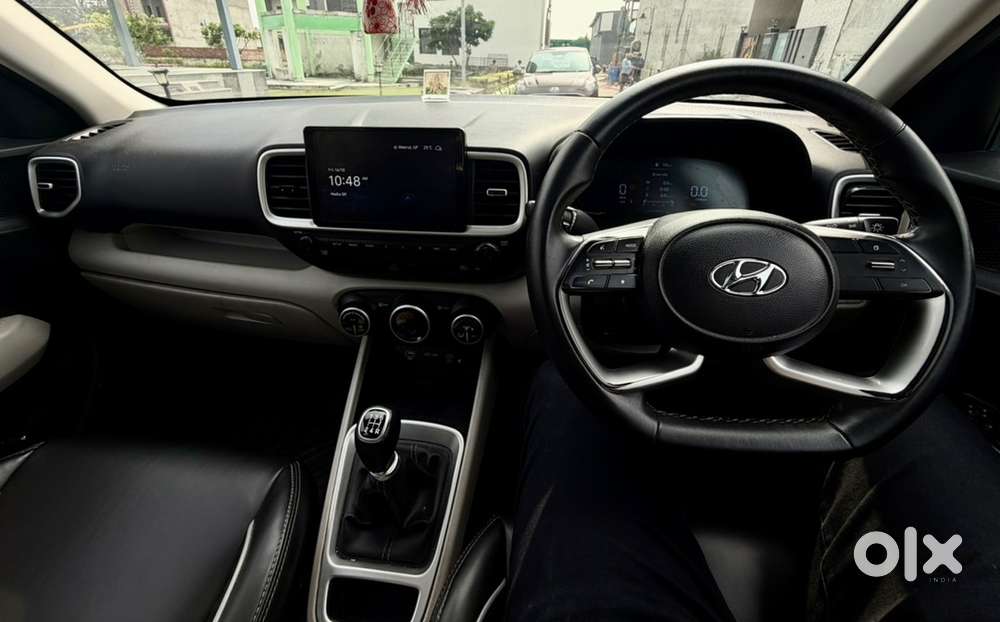 Hyundai Venue Petrol Manual 2023 (vip Number)