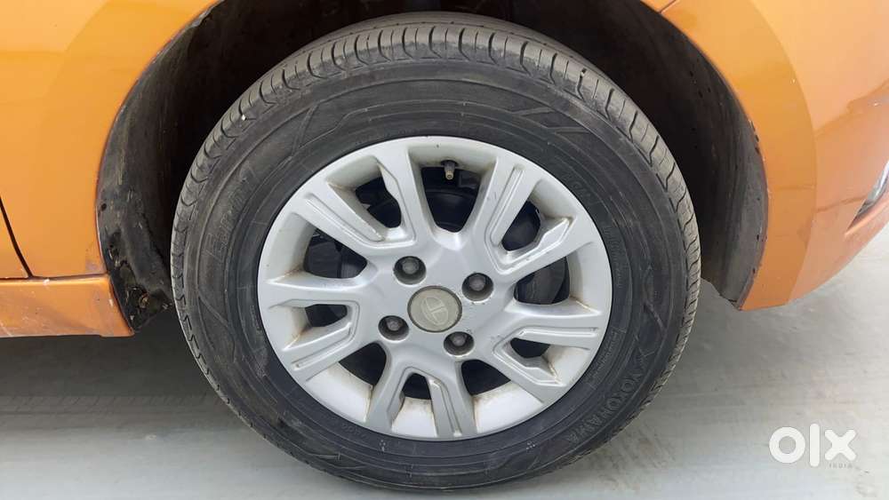 Tata Tiago Xza, 2017, Petrol