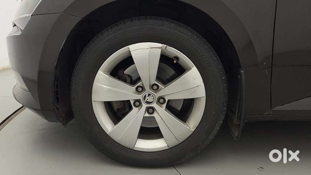 Skoda Superb Style 1.8 Tsi At, 2018, Petrol