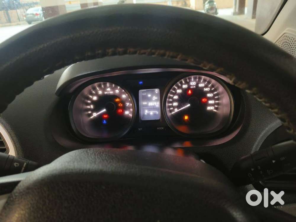 Tata Tiago 1.2 Revotron Xt (o), 2016, Petrol