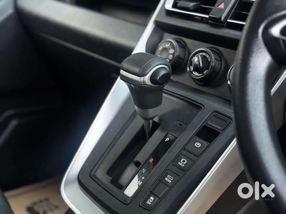 Toyota Innova Hycross, 2023, Petrol