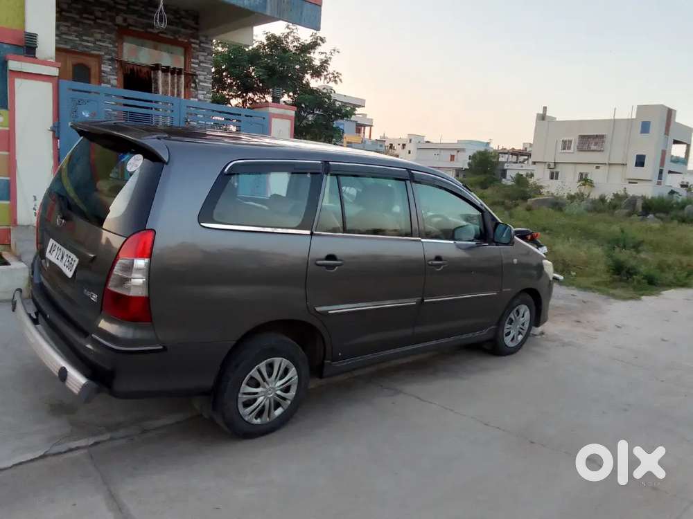 Toyota Innova 2012 Diesel 260000 Km Driven