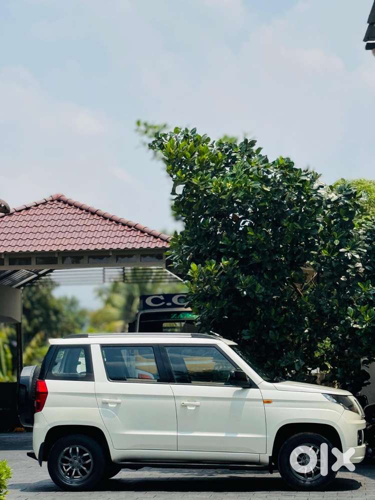 Mahindra Tuv 300 T10 Amt, 2017, Diesel