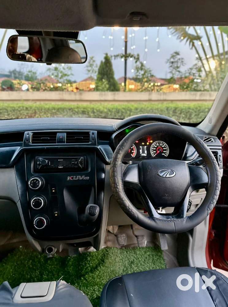 Mahindra Kuv 100
