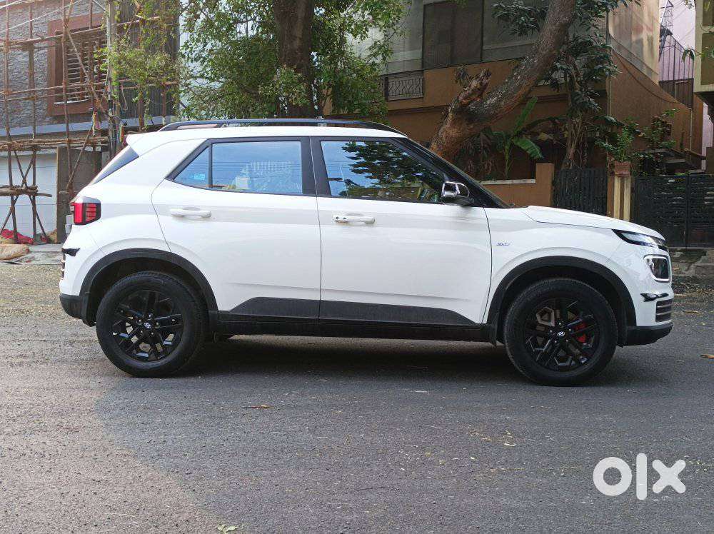 Hyundai Venue Sx(o) 1.0 Turbo Dct Knight Edition, 2024, Petrol