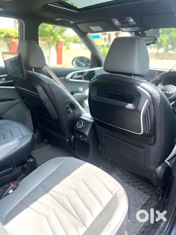 Kia Carens, 2024, Petrol