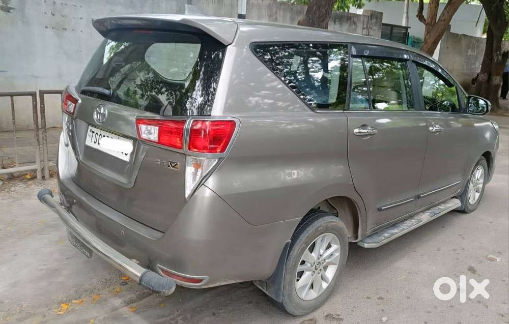 Toyota Innova Crysta 2.4 V 8 Str, 2017, Diesel