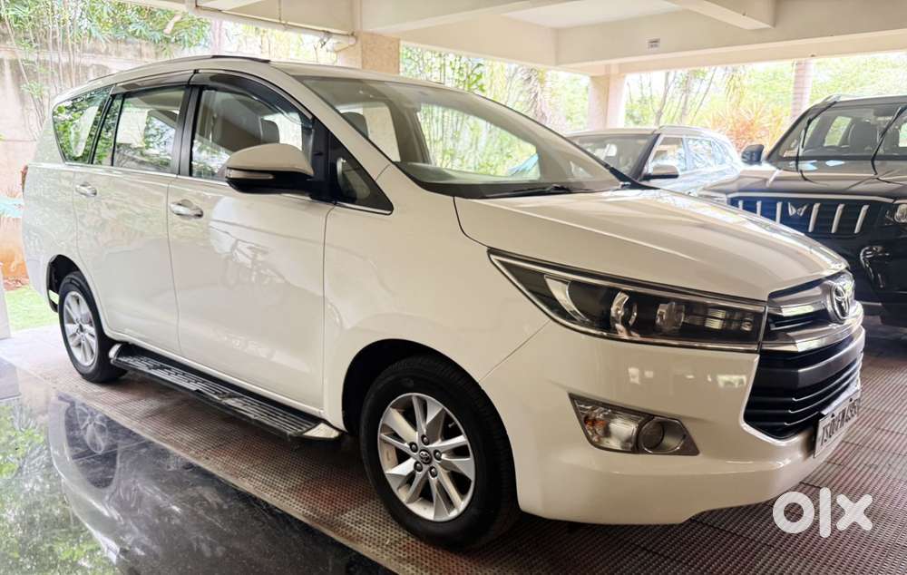 Toyota Innova Crysta 2.4 V 7 Str, 2017, Diesel
