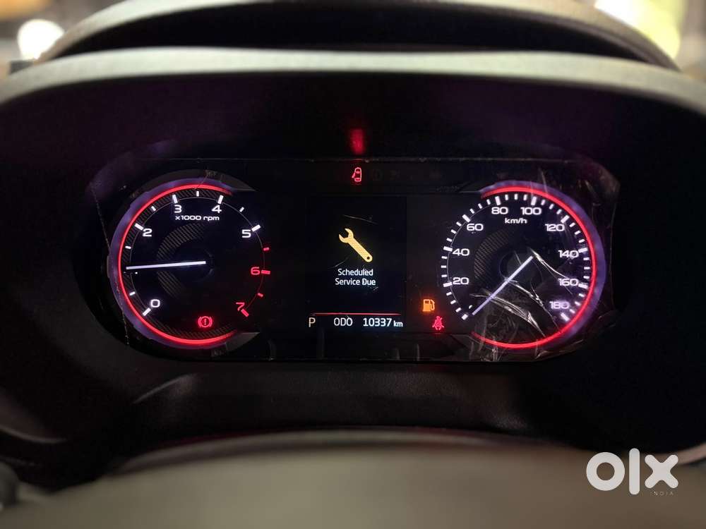Mahindra Thar Roxx Mx5 Rwd At, 2025, Petrol