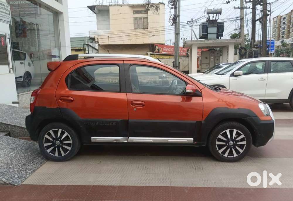 Toyota Etios Cross 1.2l G, 2015, Petrol
