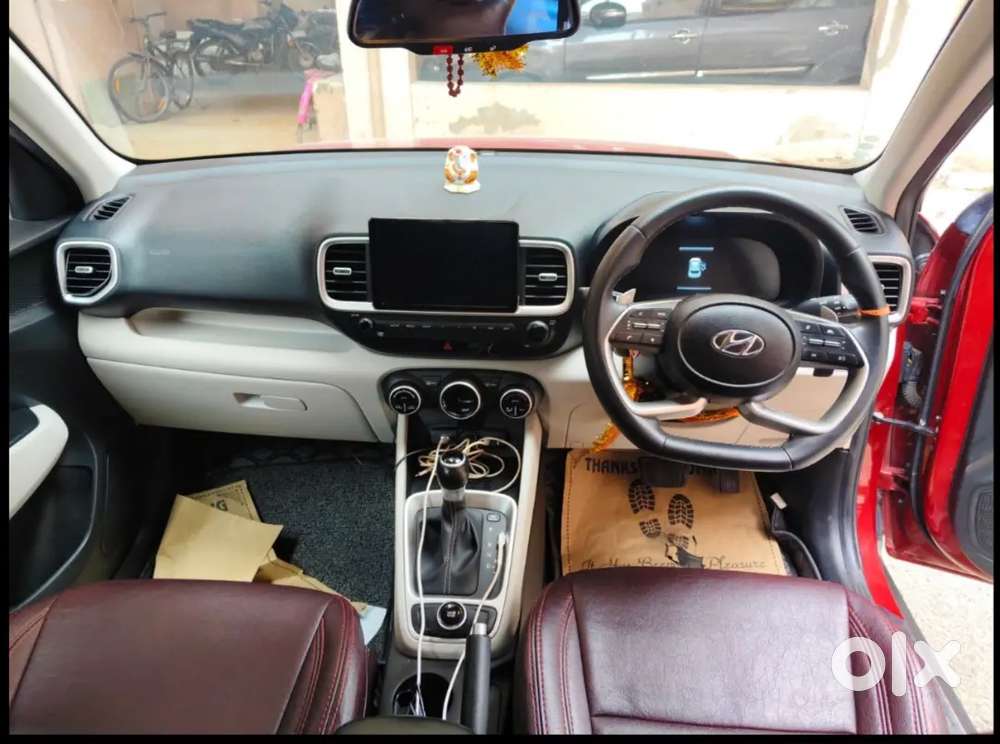 Hyundai Venue 2022 Petrol 61500 Km Driven