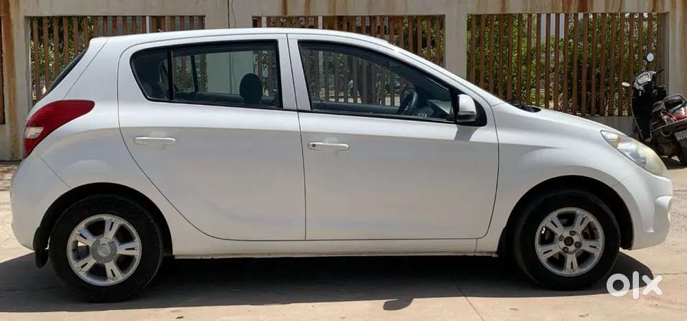 Hyundai I20 2011 Petrol Well Maintained