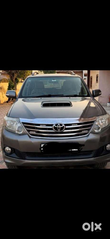 Toyota Fortuner 2013